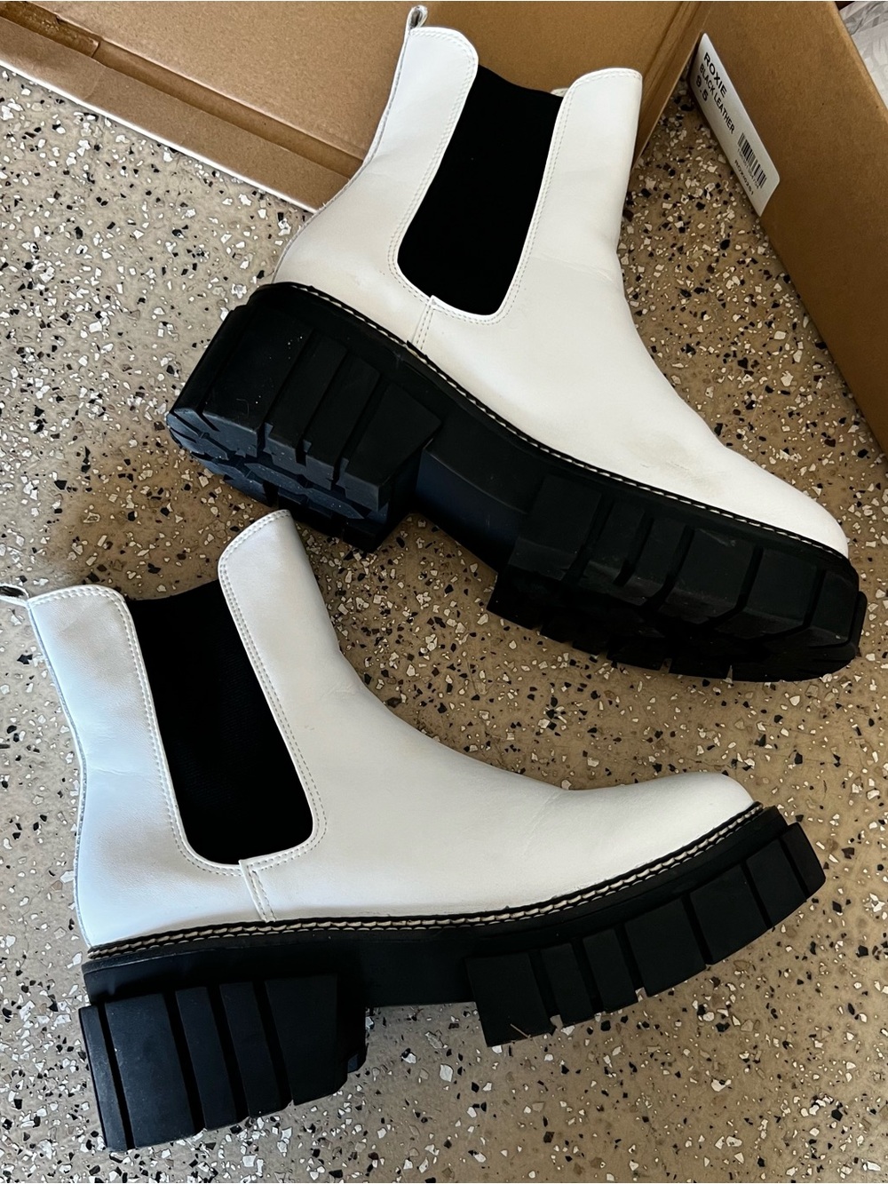 Aqua boots